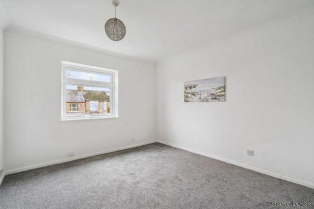 Additional Property Image 2 bedroom Flat for sale in Bushey 9