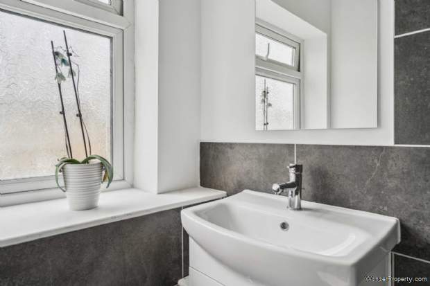 Additional Property Image 2 bedroom Flat for sale in Bushey 11