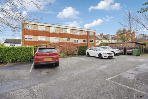 Additional Property Image 2 bedroom Flat for sale in Bushey 12