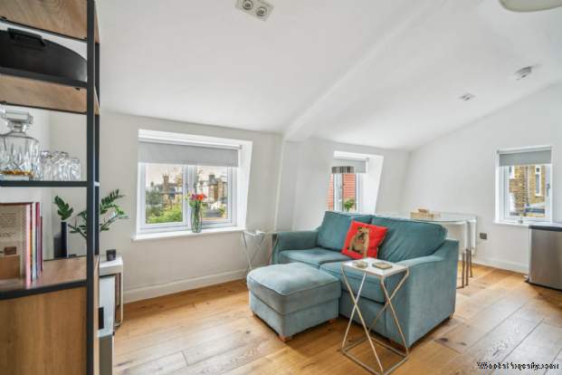 1 bedroom Flat for sale in Bushey