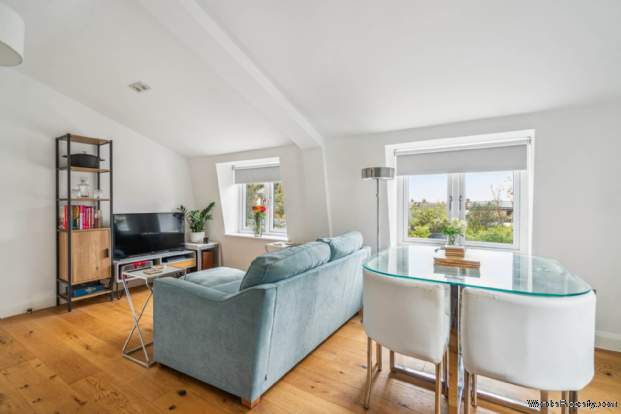 Additional Property Image 1 bedroom Flat for sale in Bushey 3