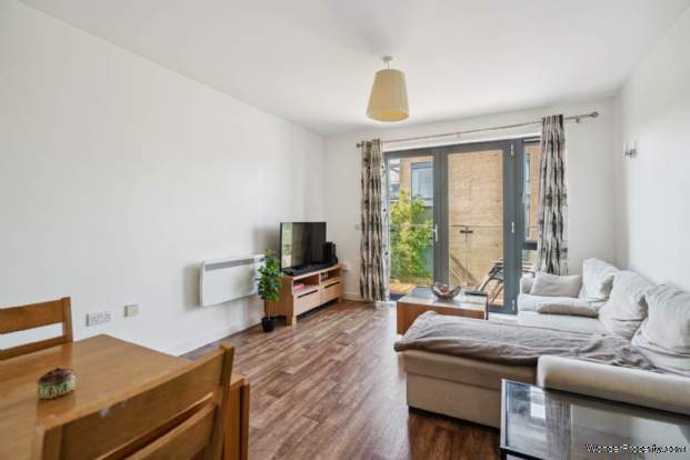 Additional Property Image 1 bedroom Flat for sale in Bushey 4