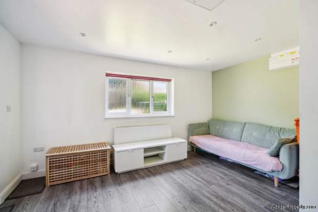 Additional Property Image 4 bedroom Detached for sale in Bushey Heath 7