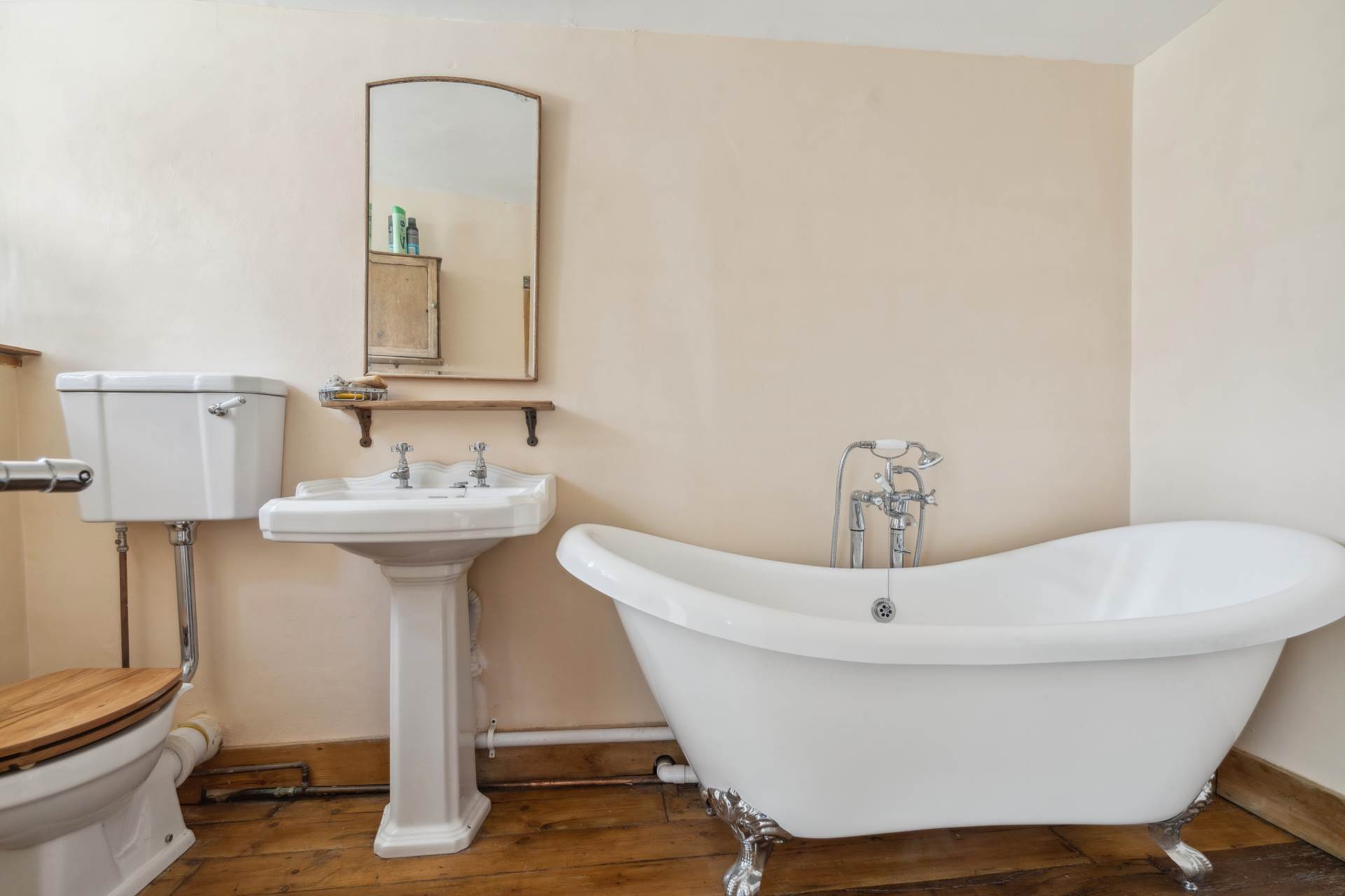 Additional Property Image 4 bedroom House for sale in Bushey 16