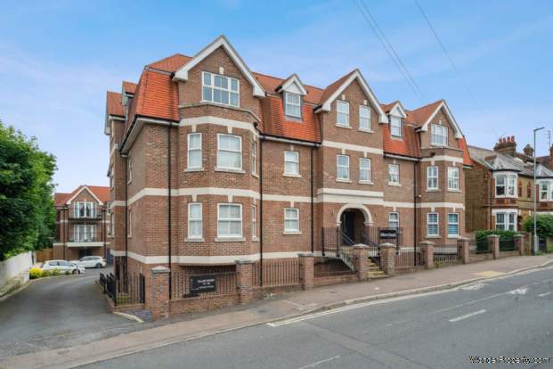 Additional Property Image 2 bedroom Flat for sale in Bushey 2