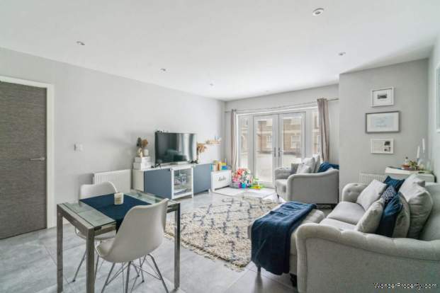 Additional Property Image 2 bedroom Flat for sale in Bushey 4