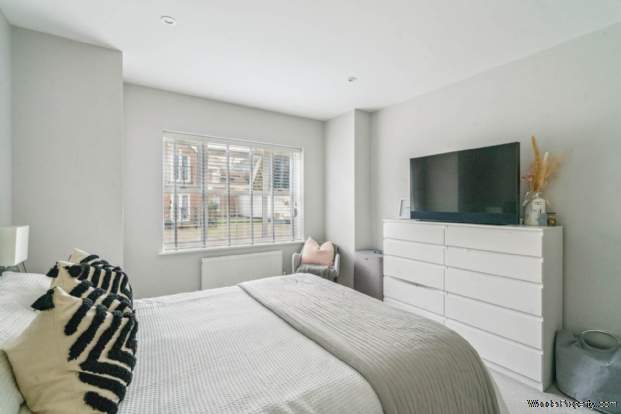 Additional Property Image 2 bedroom Flat for sale in Bushey 7