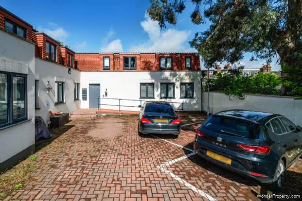 Additional Property Image 2 bedroom Flat for sale in Bushey 2