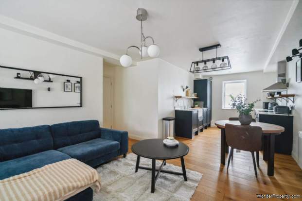 Additional Property Image 2 bedroom Flat for sale in Bushey 3