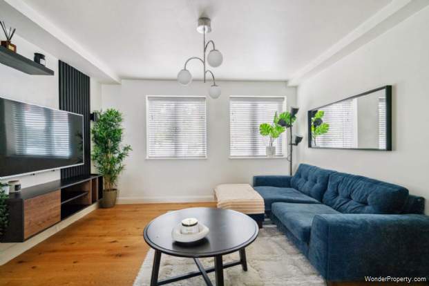Additional Property Image 2 bedroom Flat for sale in Bushey 4