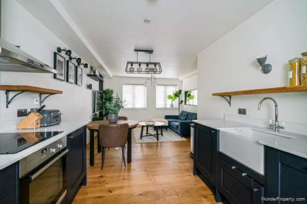 Additional Property Image 2 bedroom Flat for sale in Bushey 6