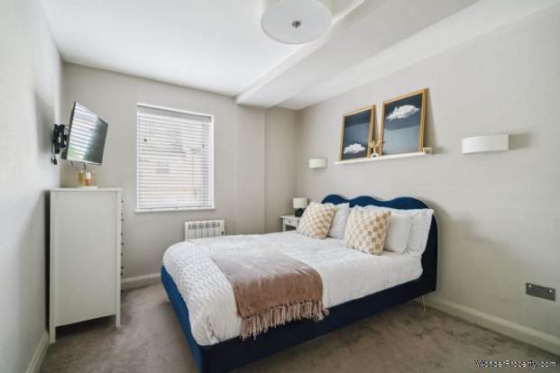 Additional Property Image 2 bedroom Flat for sale in Bushey 8