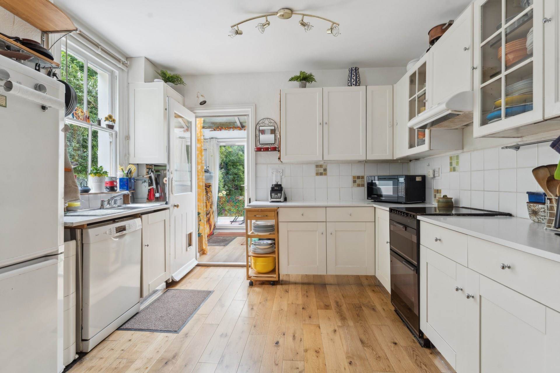 Additional Property Image 4 bedroom Semi Detached for sale in Watford 6
