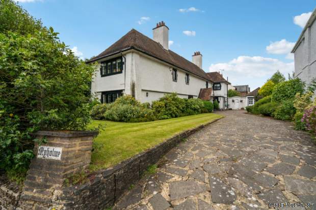 Additional Property Image 4 bedroom Detached for sale in Bushey 2