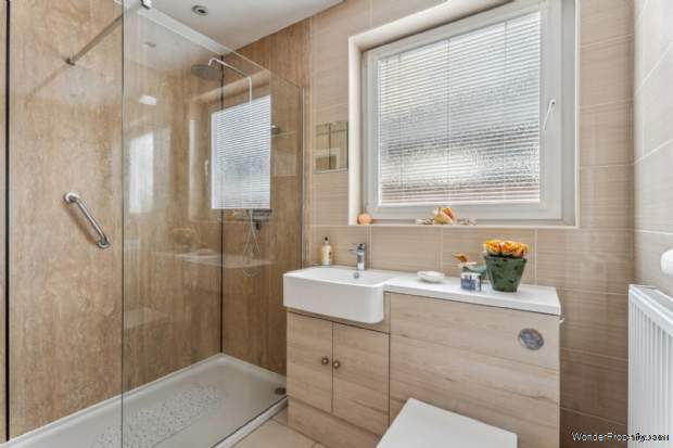 Additional Property Image 3 bedroom Bungalow for sale in Bushey 5