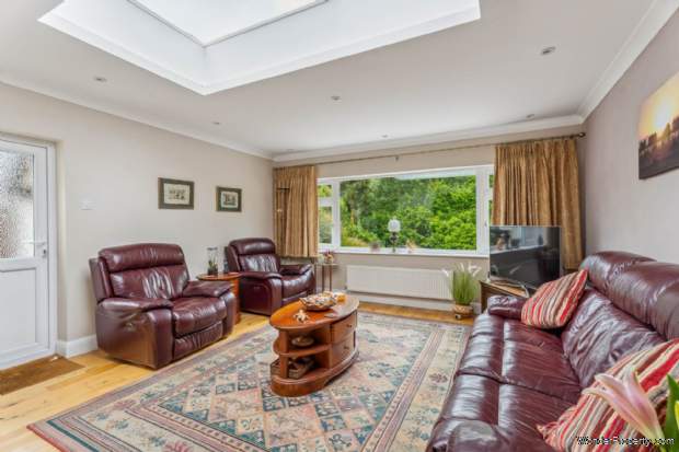Additional Property Image 3 bedroom Bungalow for sale in Bushey 11