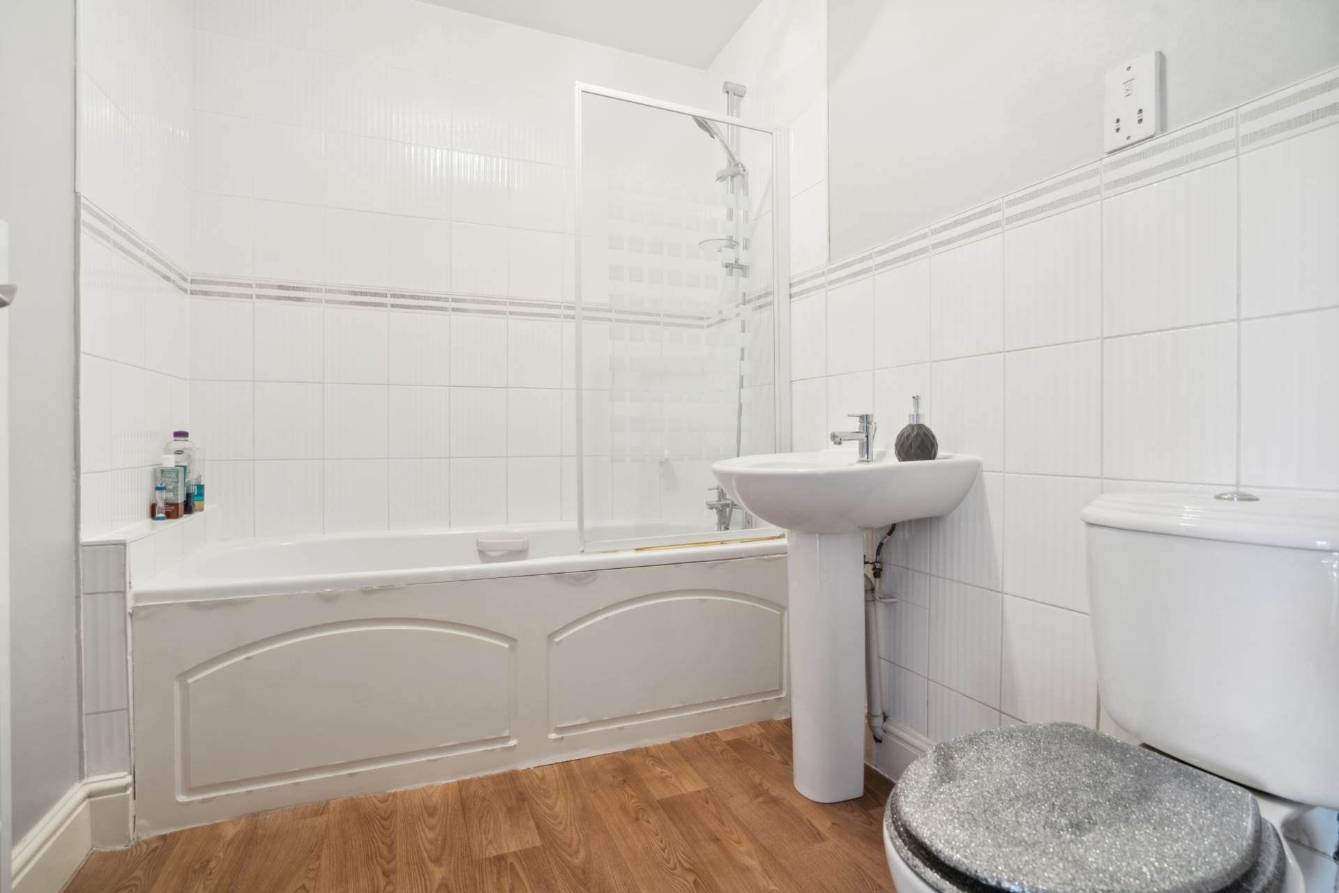 Additional Property Image 3 bedroom Terraced for sale in Bushey 11