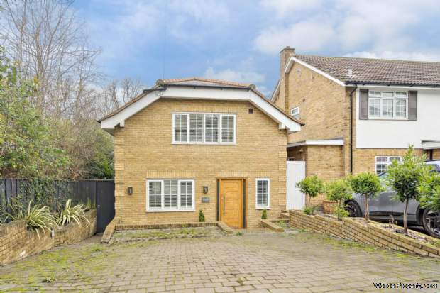 Additional Property Image 3 bedroom Detached for sale in Bushey 2