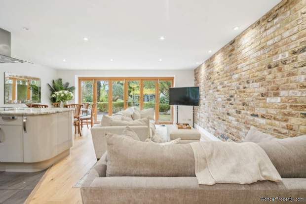 Additional Property Image 3 bedroom Detached for sale in Bushey 4