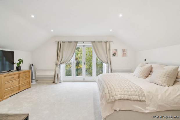 Additional Property Image 3 bedroom Detached for sale in Bushey 16
