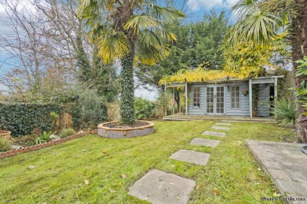 Additional Property Image 3 bedroom Detached for sale in Bushey 10