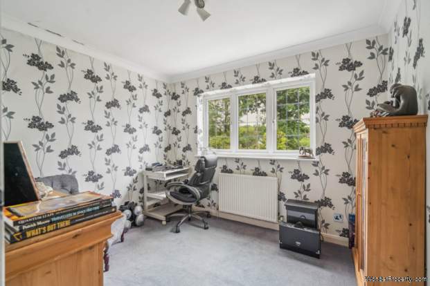 Additional Property Image 4 bedroom Detached for sale in Bushey 8