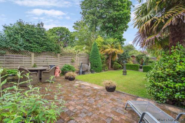 Additional Property Image 4 bedroom Detached for sale in Bushey 10