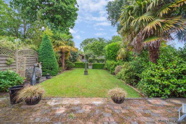 Additional Property Image 4 bedroom Detached for sale in Bushey 11