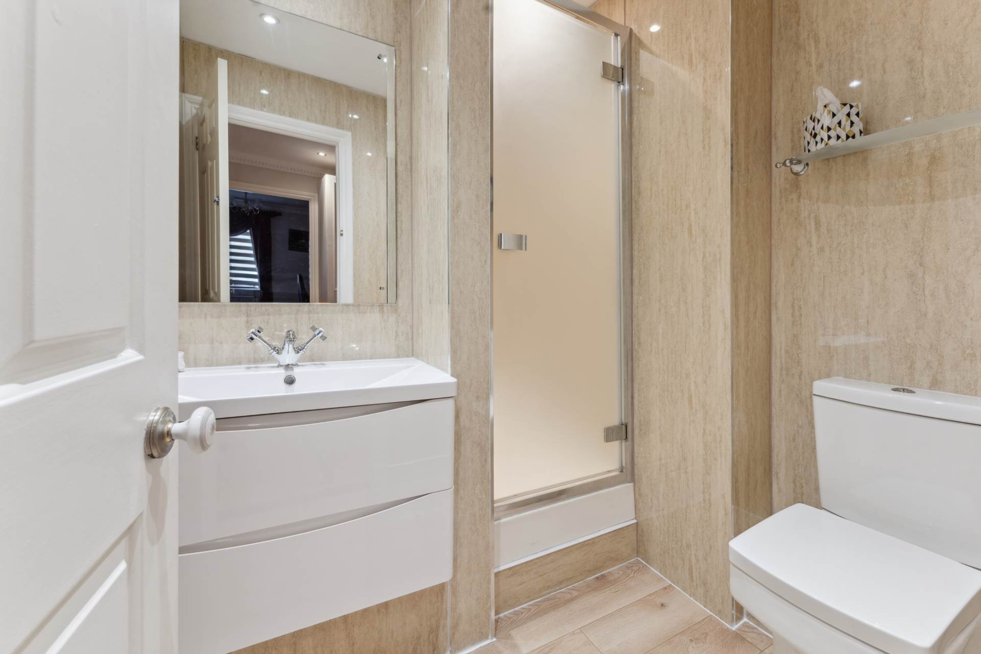Additional Property Image 2 bedroom Flat for sale in Bushey 6