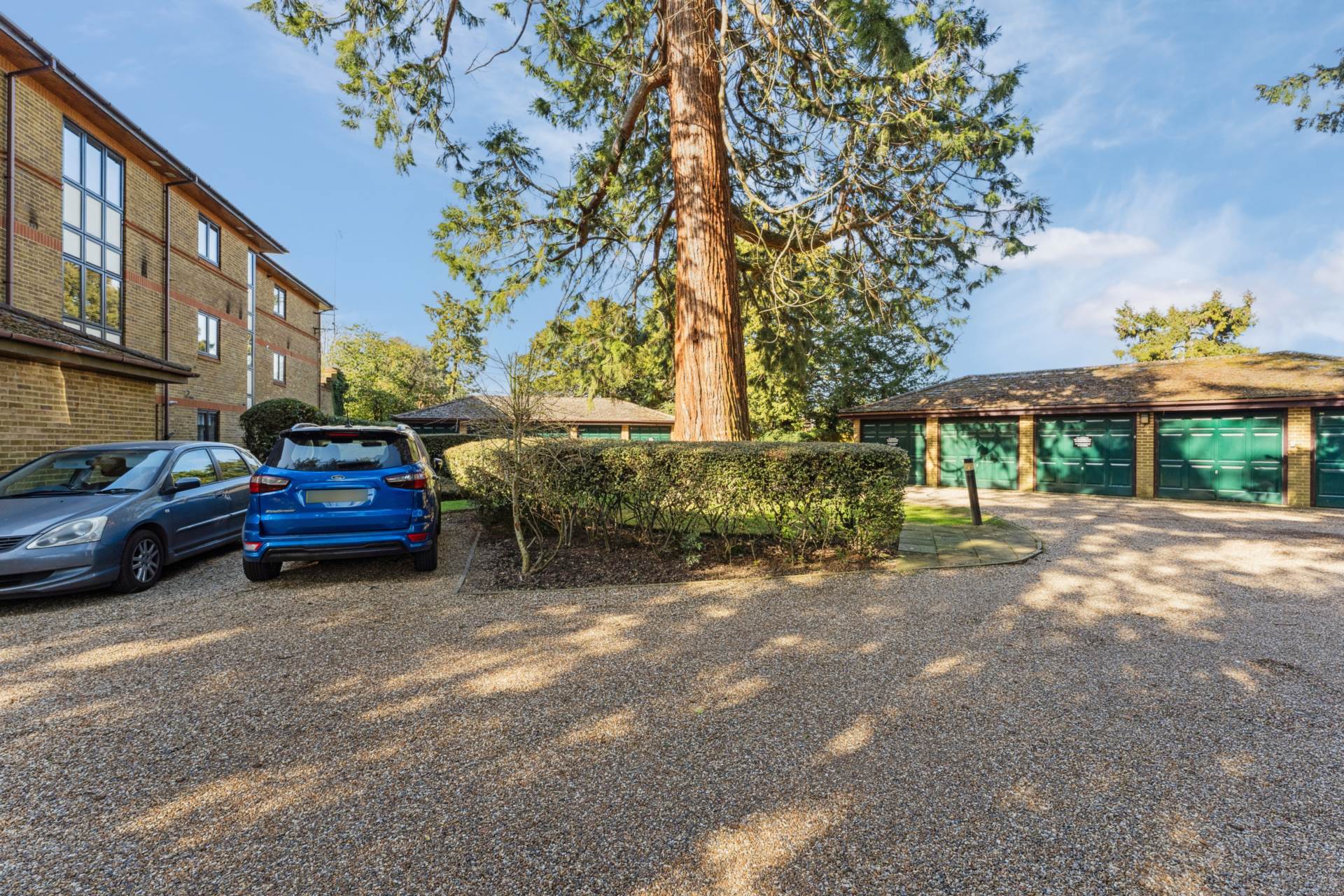 Additional Property Image 2 bedroom Flat for sale in Bushey 10