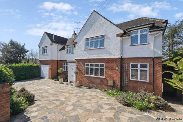5 bedroom House for sale in Watford
