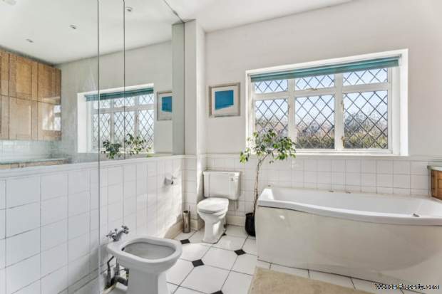 Additional Property Image 5 bedroom House for sale in Watford 19