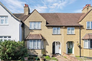 3 bedroom Terraced for sale in Bushey