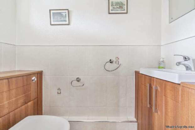 Additional Property Image 4 bedroom Detached for sale in Bushey 10