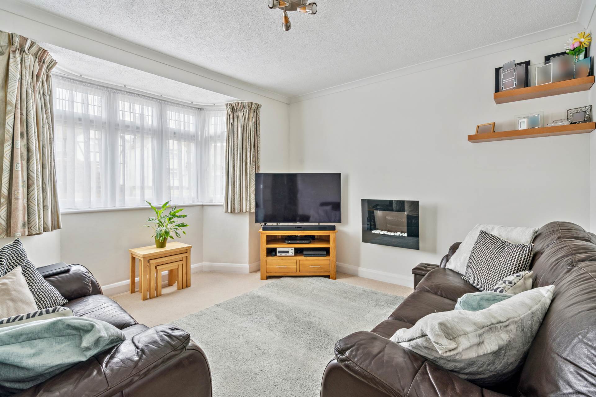 Additional Property Image 3 bedroom Semi Detached for sale in Bushey 3