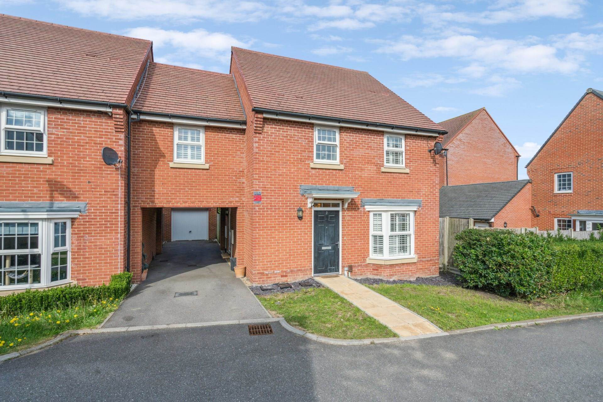 Additional Property Image 4 bedroom Link Detached House for sale in Bushey 2