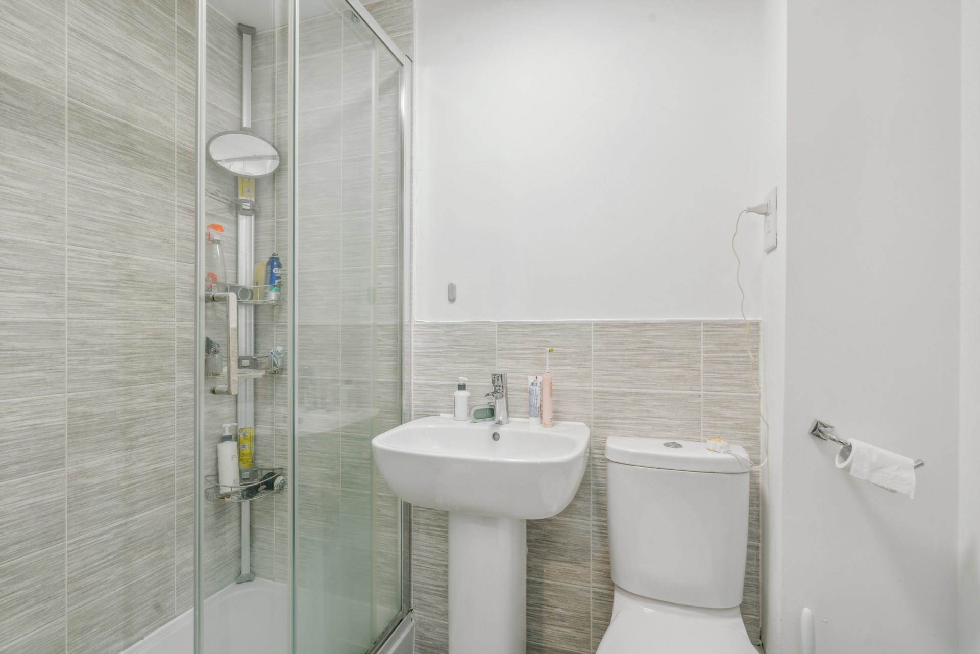 Additional Property Image 4 bedroom Link Detached House for sale in Bushey 16