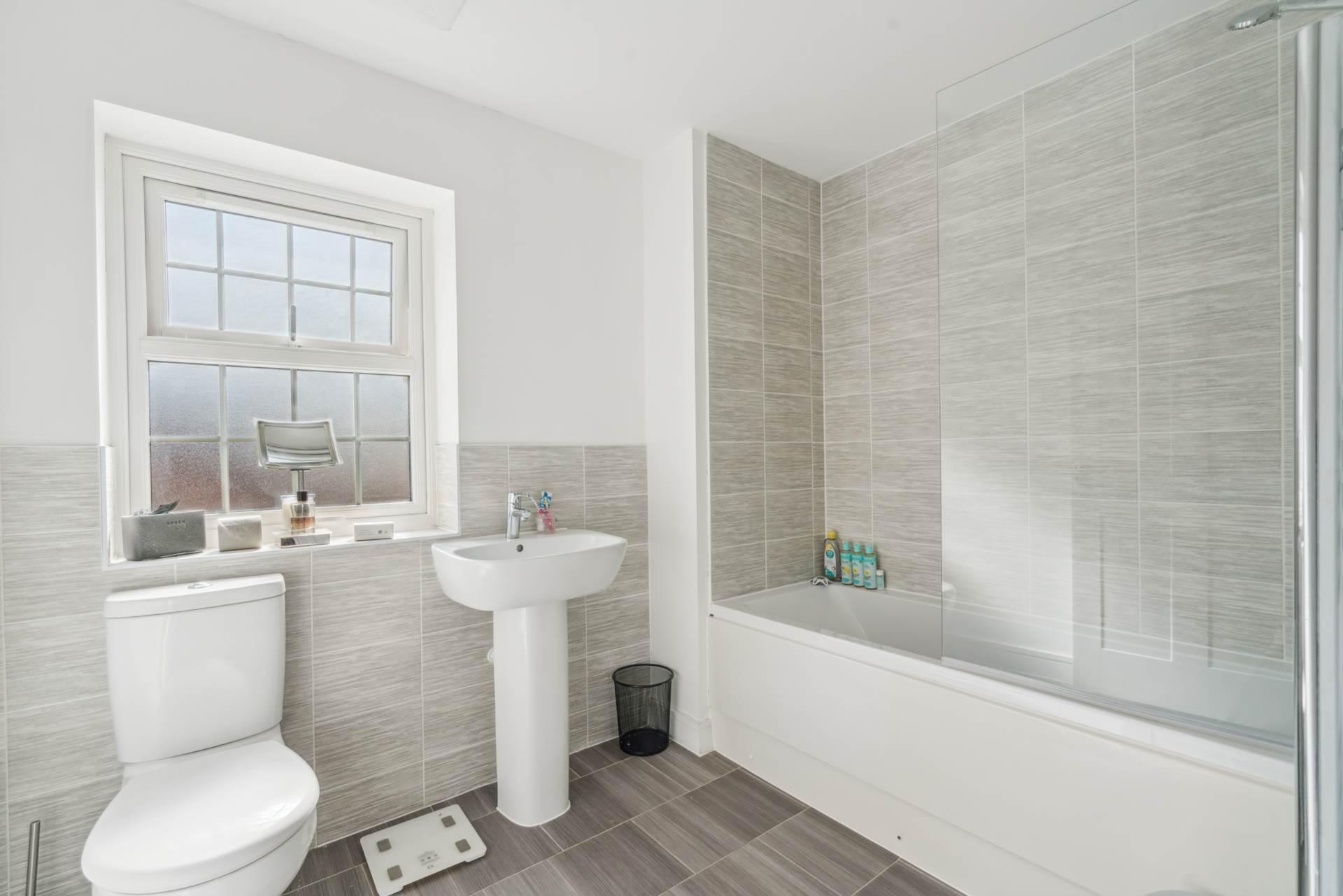 Additional Property Image 4 bedroom Link Detached House for sale in Bushey 9