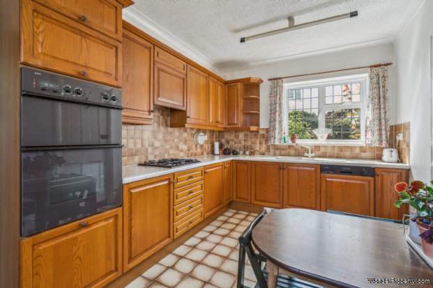 Additional Property Image 3 bedroom Detached for sale in Bushey 6