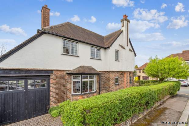 Additional Property Image 3 bedroom Detached for sale in Bushey 11