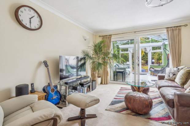 Additional Property Image 3 bedroom Link Detached House for sale in Watford 2
