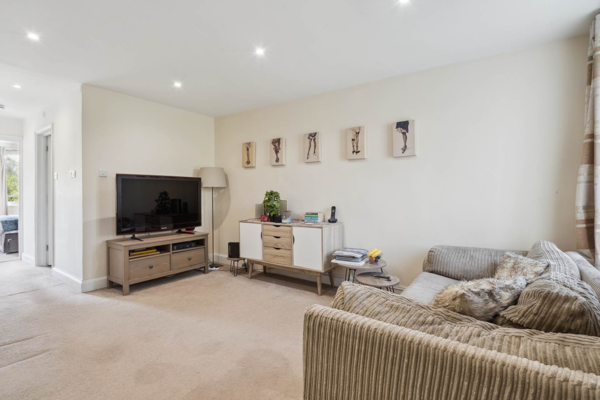 Additional Property Image 1 bedroom Maisonette for sale in Bushey 3