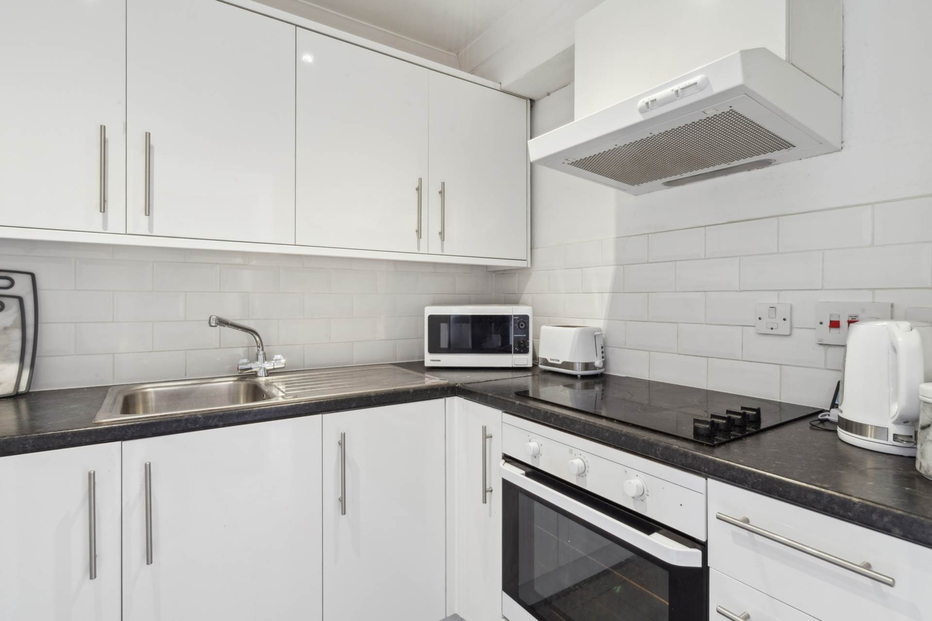 Additional Property Image 1 bedroom Maisonette for sale in Bushey 5