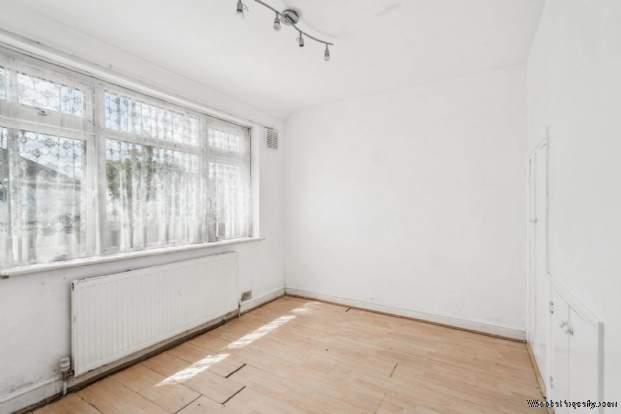 Additional Property Image 3 bedroom Semi Detached Bungalow for sale in Watford 6