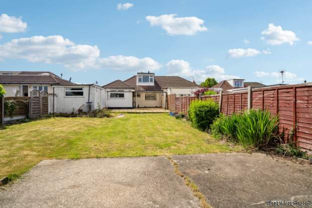 Additional Property Image 3 bedroom Semi Detached Bungalow for sale in Watford 11