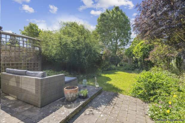 Additional Property Image 3 bedroom Detached for sale in Watford 17