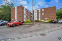 2 bedroom Flat for sale in Bushey