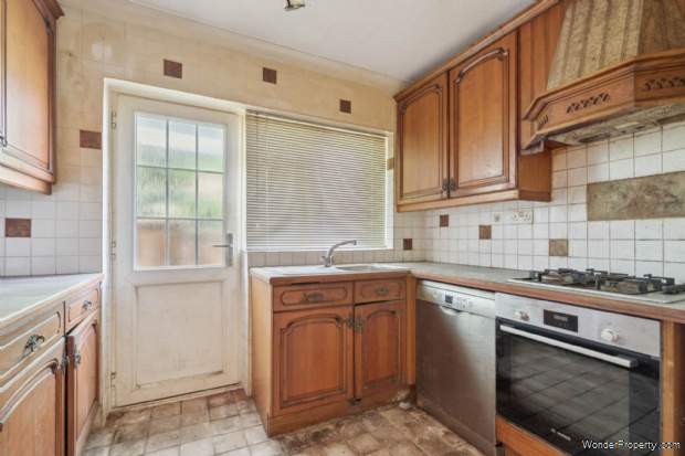 Additional Property Image 2 bedroom Detached Bungalow for sale in Bushey 6