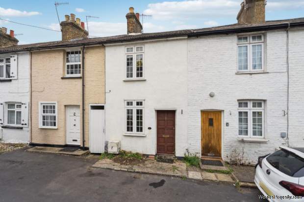 2 bedroom Terraced for sale in Watford