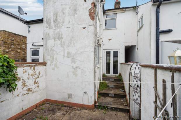 Additional Property Image 2 bedroom Terraced for sale in Watford 9